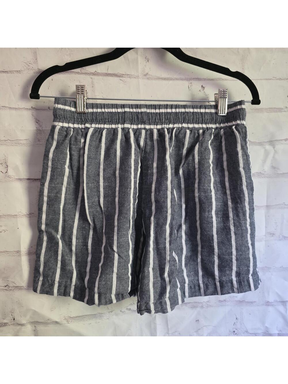 Denim and White Elastic Waist Shorts - Picture 3 of 4